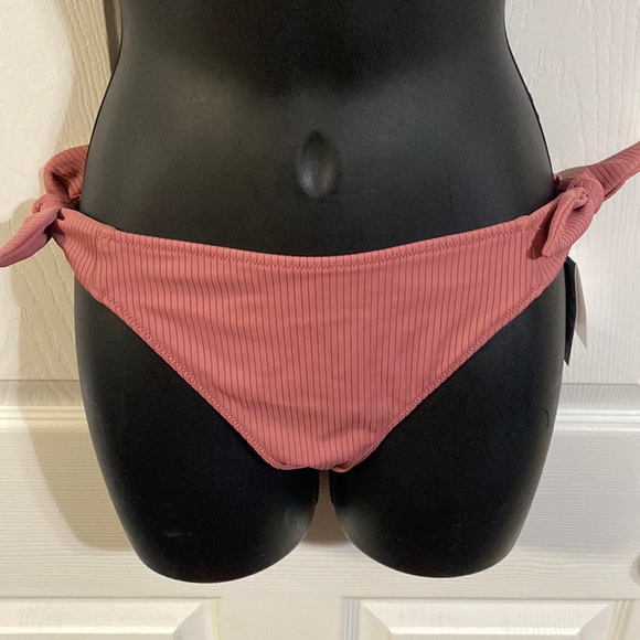 Shade & Shore Other - Shade & Shore bikini bottoms Medium, NWT.